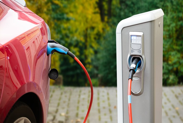 Mercado imobiliário: prédios com carregador para carro elétrico