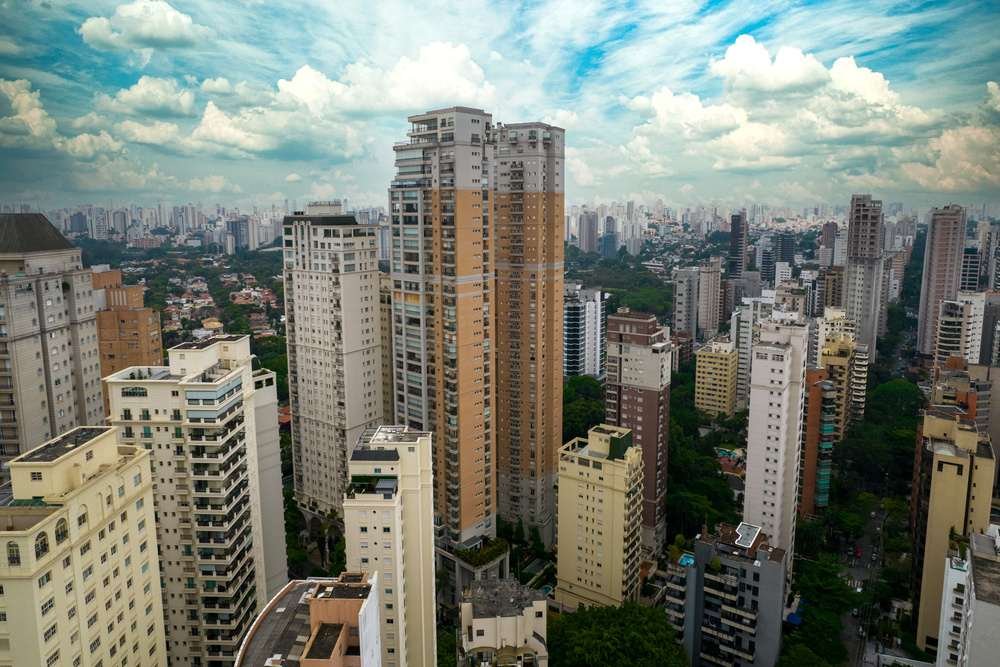 Prédios que representam o metro quadrado em Moema